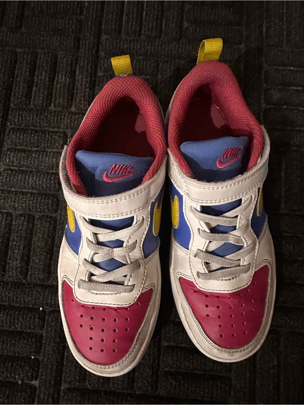 Nike Kids Low-Top Sneakers in Maroon, Blue, Yellow & White